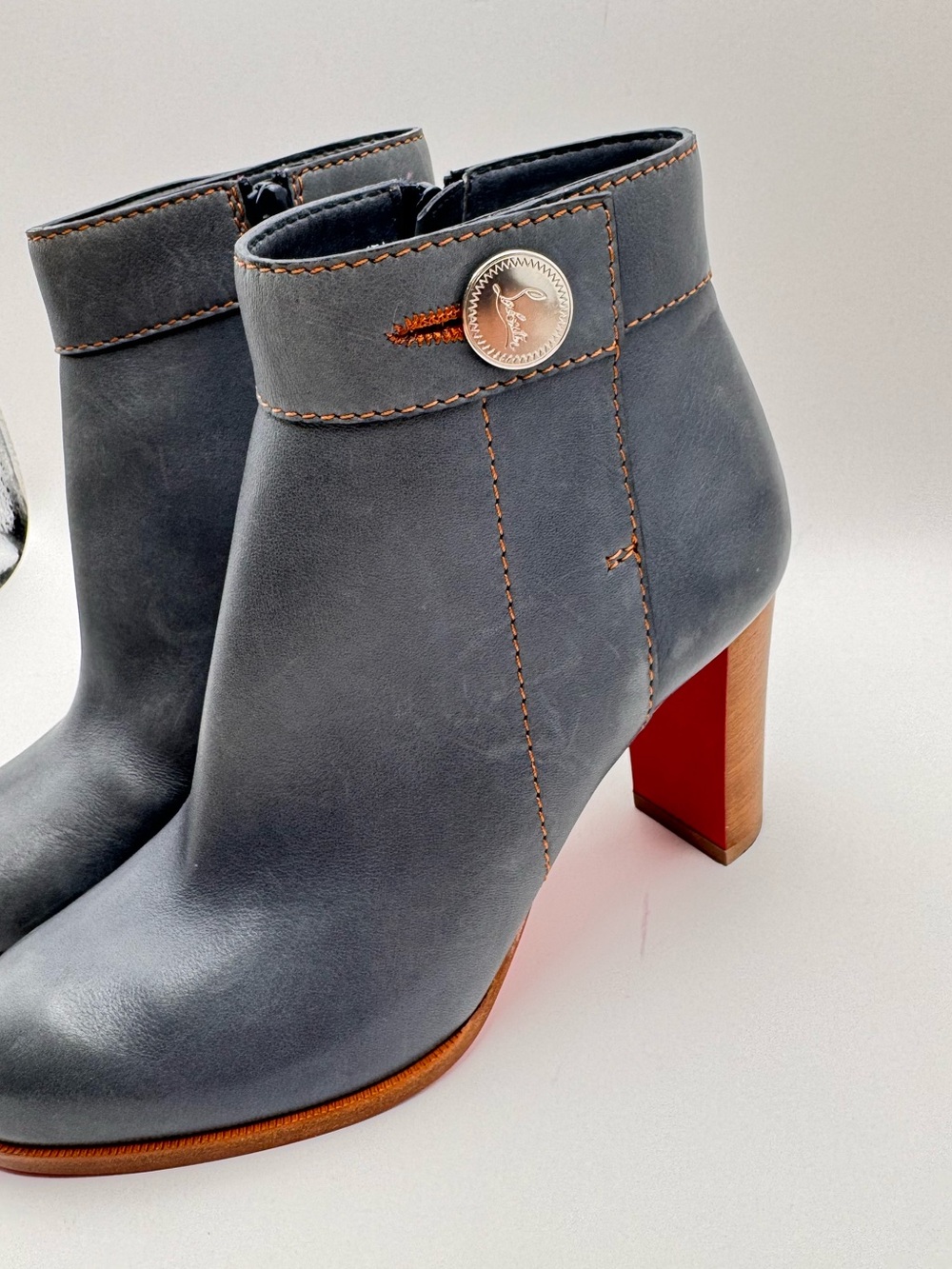 Christian Louboutin Janis Button Gray Leather Ankle Boots Red Sole size 37 calf - Picture 6 of 10